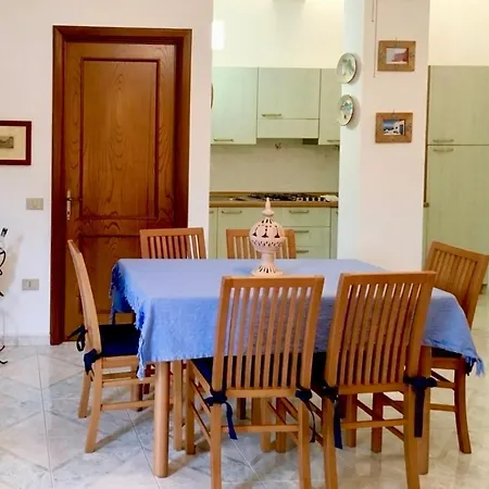 Casa Comoda Con Vista Bosa